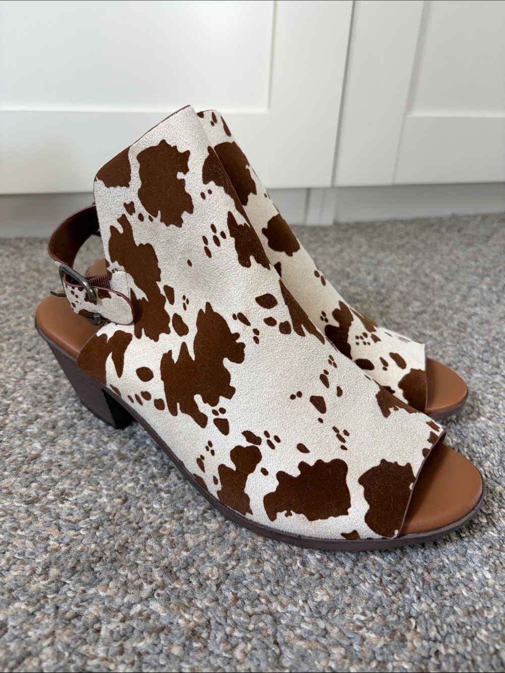 Pierre Dumas Womens Brown White Cow Print Faux Suede Slingback Heels 8.5